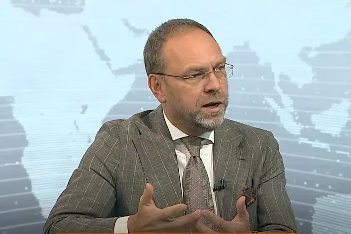 Тимчасова слідча комісія «копає» під НАБУ та САП? Нардеп Власенко відповів на закиди