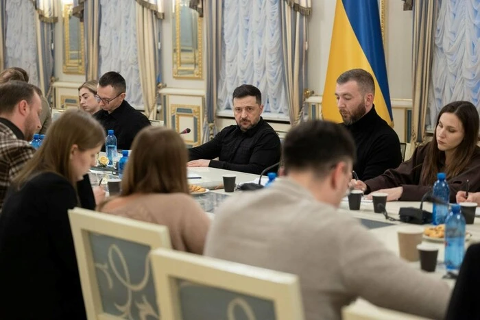 Навіщо партнери послаблювали нафтові санкції проти Росії? Зеленський підозрює, що у Росії є хитрий план